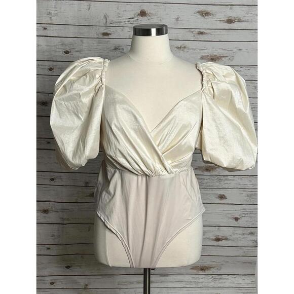 Pretty Little Thing Plus cream matte satin extreme puff sleeve bodysuit Size 20 - Picture 1 of 6